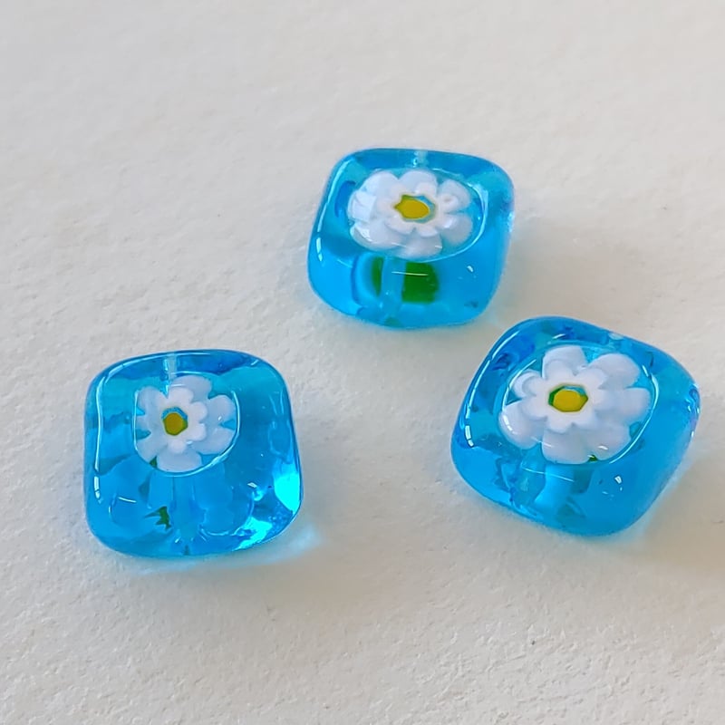 ベネチアンガラス ビーズ 正方形 12mm お花 水色 1個 | 香の都