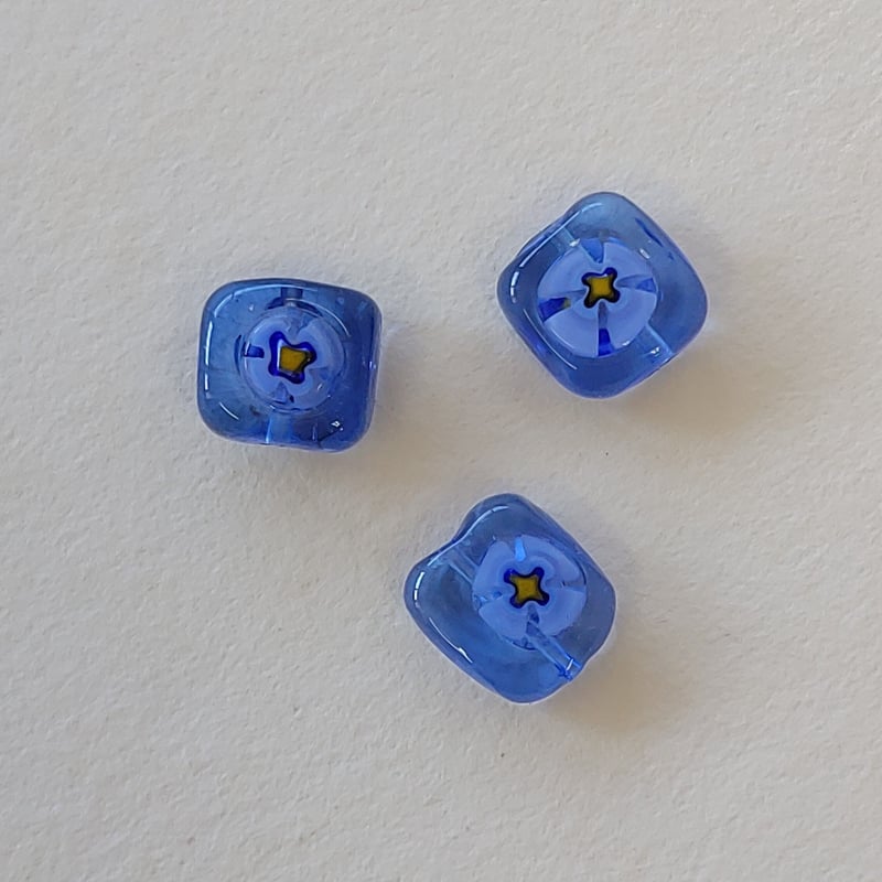ベネチアンガラス ビーズ 正方形 12mm お花 クリアブルー 1個 | 香の都