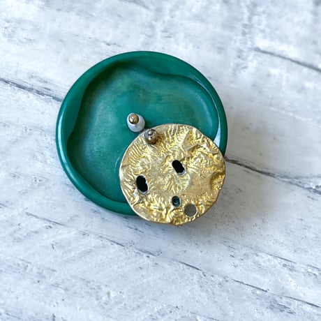 greens {brooch}