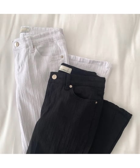 bootscut slim pants / white