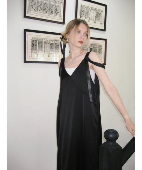 glossy layered one-piece / black
