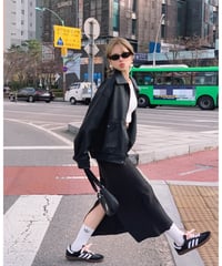 シャインスリットロングスカート/black