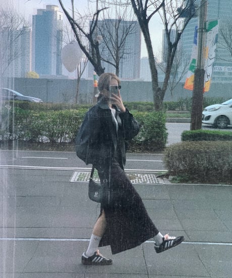 シャインスリットロングスカート/black