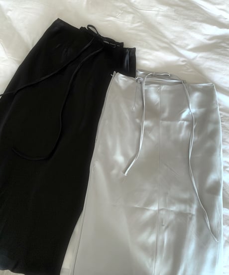 シャインスリットロングスカート/black