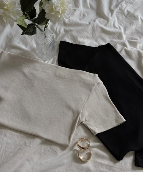 stretch off-shoulder tops / ivory