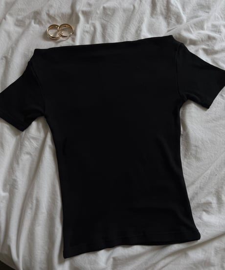 stretch  off-shoulder  tops /  black