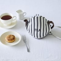 TEA COSY HERRING BONE