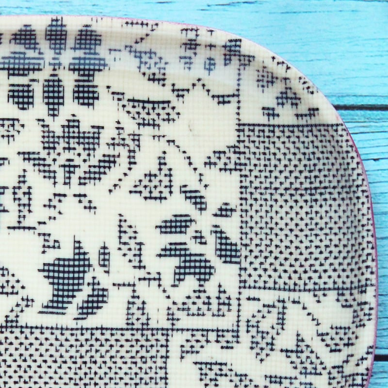 オーバル小皿 16×12cm【紬】白大島風 | 霜旦舎 定右衛門商店｜着物