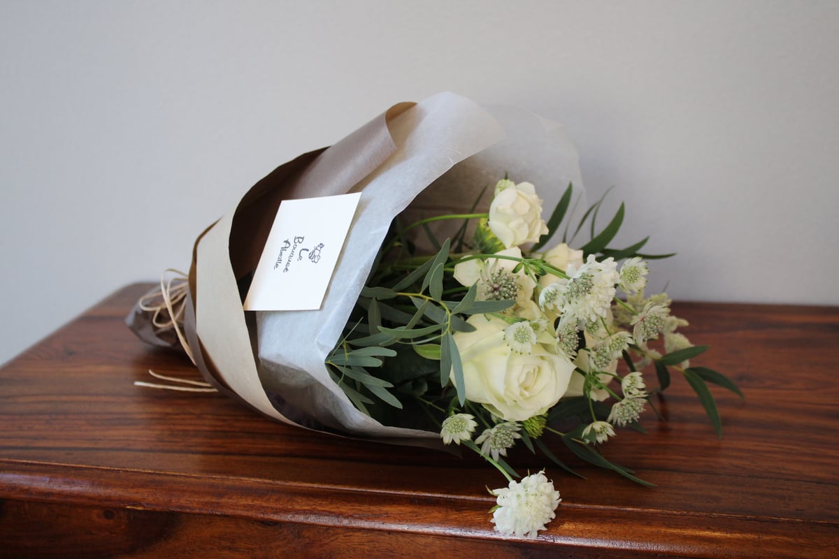 bouquet M white＆green | ル ブーケ アベイユ