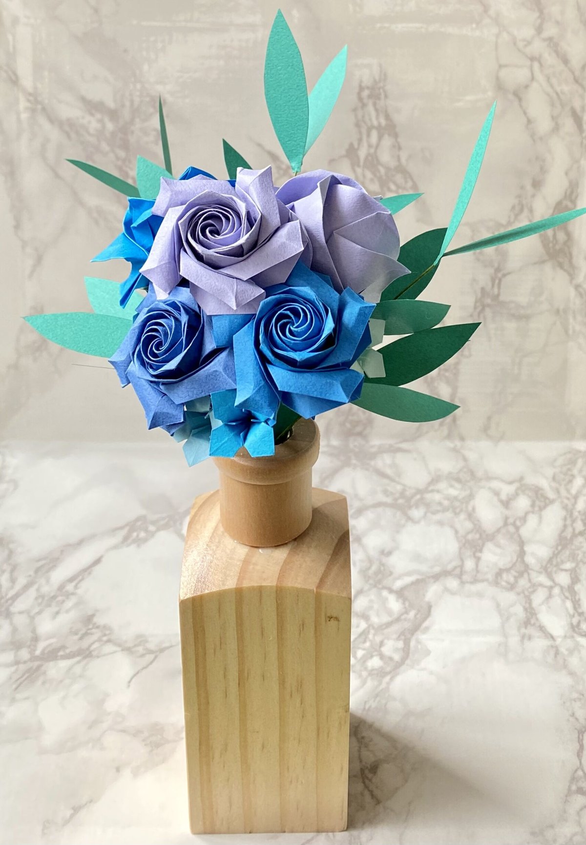 特別価格】青い折り紙薔薇のミニブーケ 花束 一輪挿し 造花 青バラ