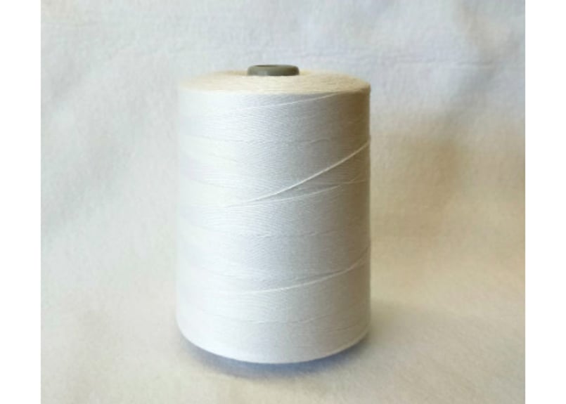 キンバスパン8番【ジーンズステッチ・厚地用】／3000m巻 白・生成