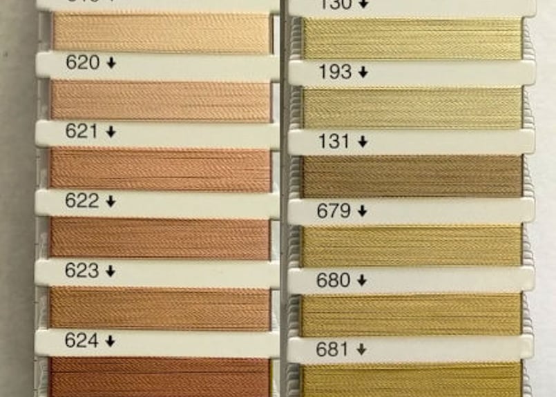 未使用級★ミューズ LINEN ワイヤーウォッシュ 衿ワイヤー 麻 ベージュ ワイヤレーヨン刺繍糸 120/5000m【見本帳⑩ ベージュ系