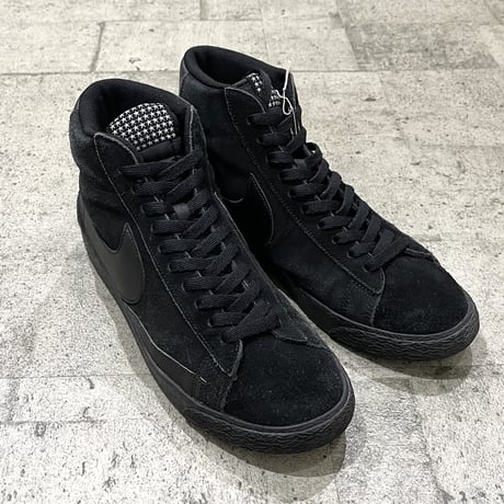 2015 NIKE "blazer hi"all black