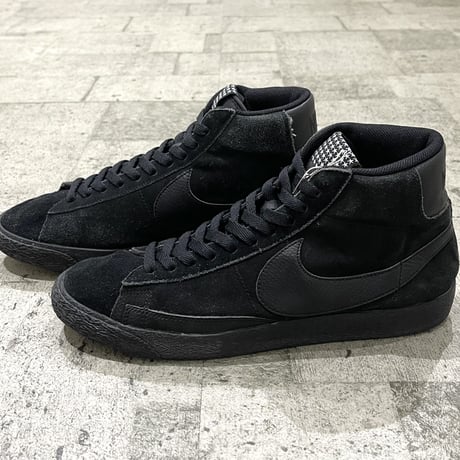 2015 NIKE "blazer hi"all black