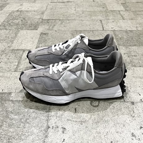 new balance 327sneaker