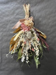 おまかせ》ドライフラワースワッグ（ピンク系アレンジ） | Qreal