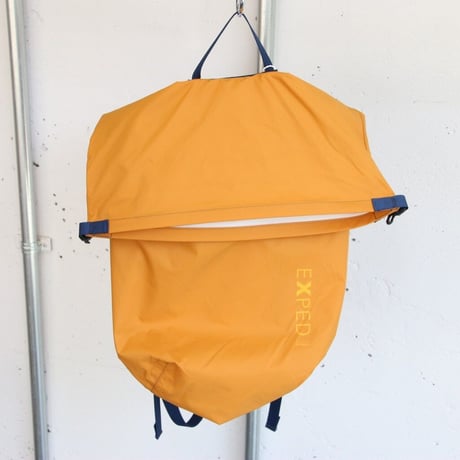 子供から大人まで一人１個は持っておきたい完全防水バッグ　ゴールド