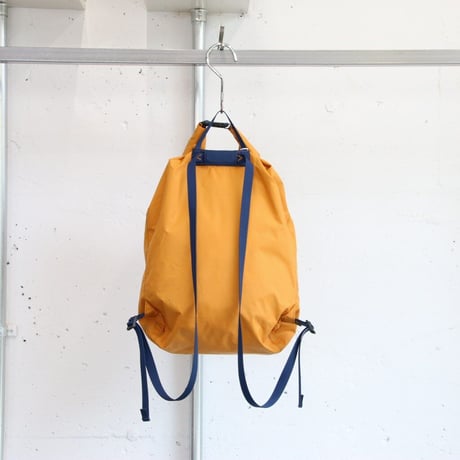 子供から大人まで一人１個は持っておきたい完全防水バッグ　ゴールド