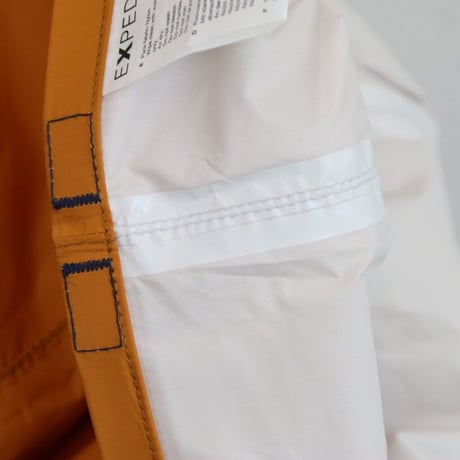 子供から大人まで一人１個は持っておきたい完全防水バッグ　ゴールド