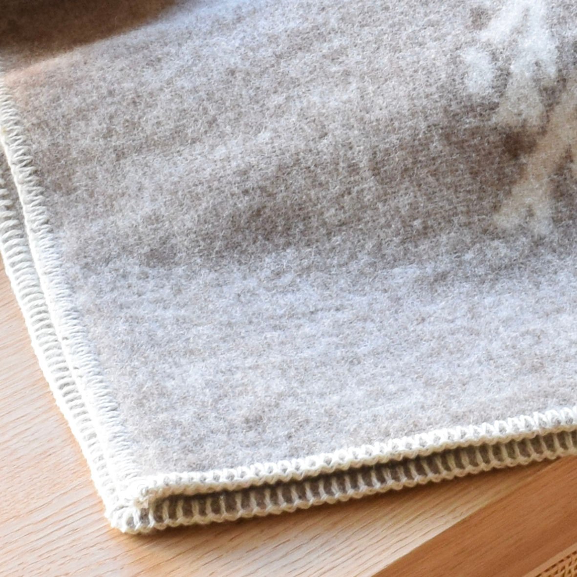LAPUAN KANKURIT / KUUSI WOOL BLANKET / ラプアンカンクリ LAPUAN KANKURIT / KUUSI WOOL BLANKET / ラプアンカンクリ
