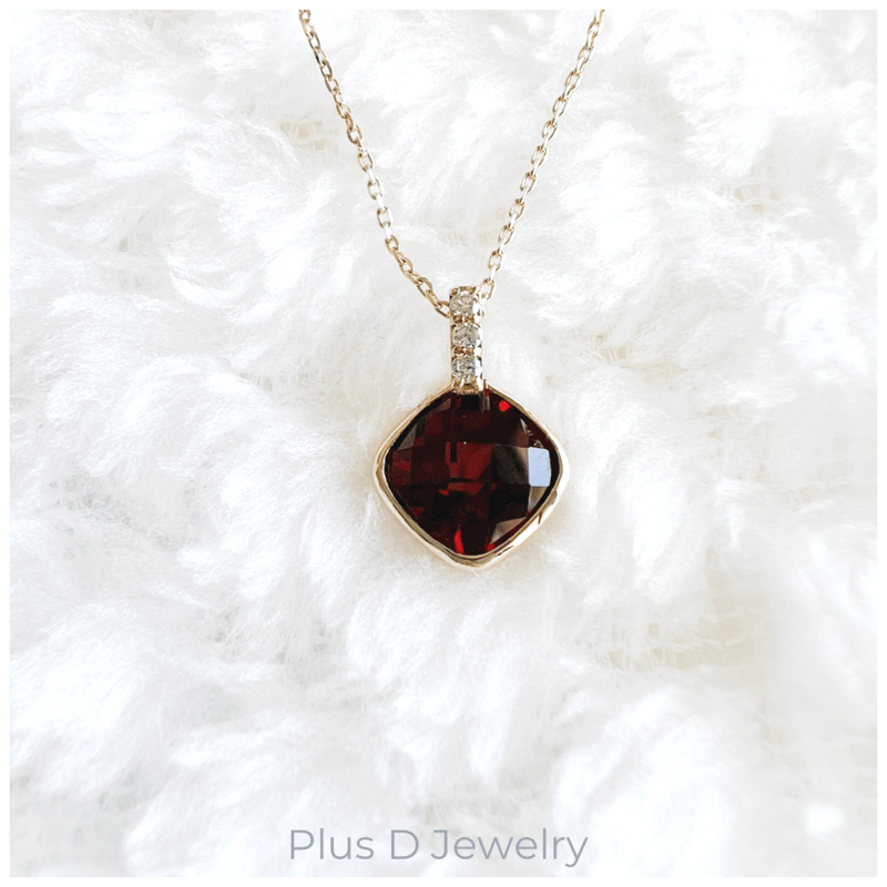 CD-054 K10YG ガーネット/ダイヤモンド ペンダント | Plus D Jewelry