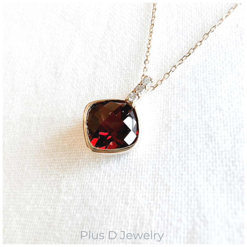 CD-054 K10YG ガーネット/ダイヤモンド ペンダント | Plus D Jewelry