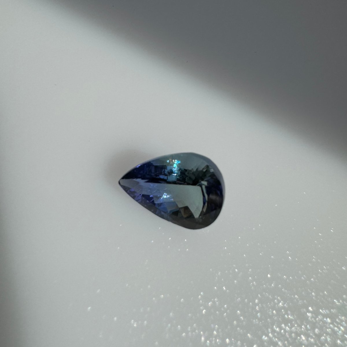 バイカラーゾイサイト/バイカラータンザナイト | KIRANAH