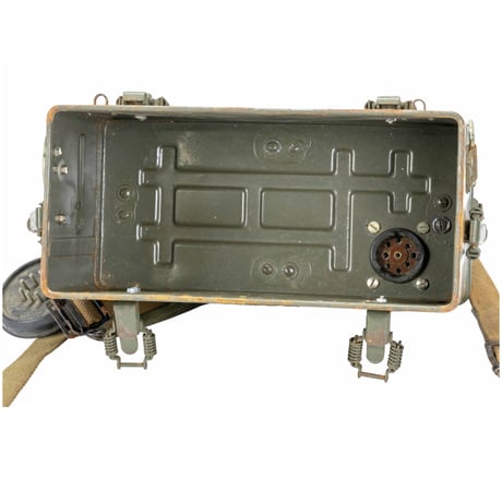 放出品　自衛隊無線機 JBC-1000  (JSCR-300)及びJAN/VRC-3送受信機 昭和30年 国際電気株式会社 (JSCR-300)及びJAN/VRC-3