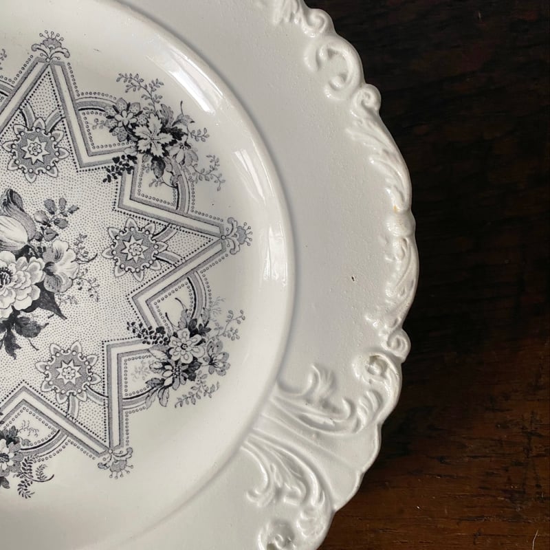 ボルドー　レリーフグリザイユプレート　フランスアンティーク　ロココ　城 ボルドー レリーフグリザイユプレート フランスアンティーク