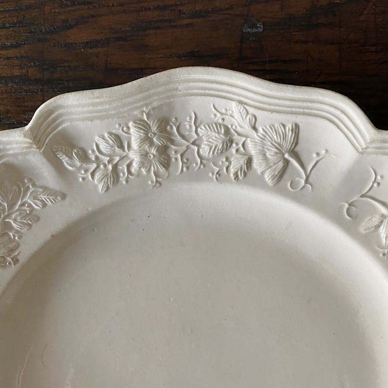 ポントシュー Pont aux Choux レリーフ皿 丸皿 平皿 φ23.2cm ポントシュー Pont aux Choux レリーフ皿 丸皿 平皿 φ23.2cm