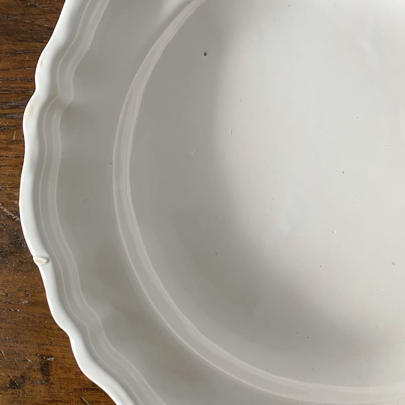 ムスティエ Moustiers 花リム 大皿 丸皿 φ31.6cm アンティーク ムスティエ Moustiers 花リム 大皿 丸皿 φ31.6cm アンティーク