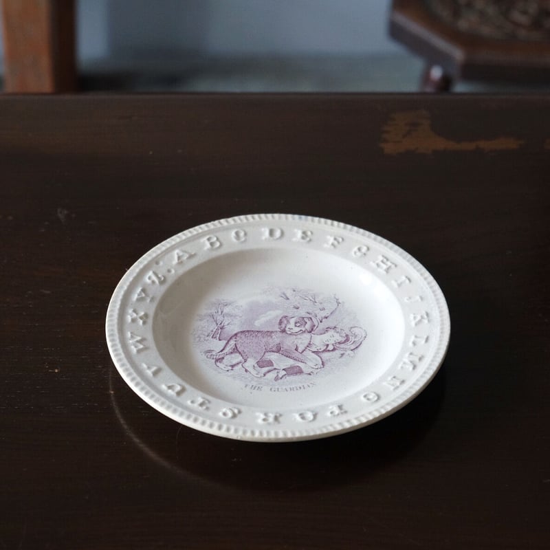 レア　19世紀初　花フォルムのレリーフ皿　イギリス　アンティーク　葡萄 レア 19世紀初 花フォルムのレリーフ皿 イギリス アンティーク 葡萄