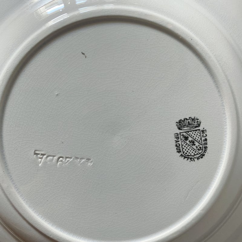 サルグミンヌ　レリーフ　オーバル深皿 サルグミンヌ レリーフ オーバル深皿 - メルカリ