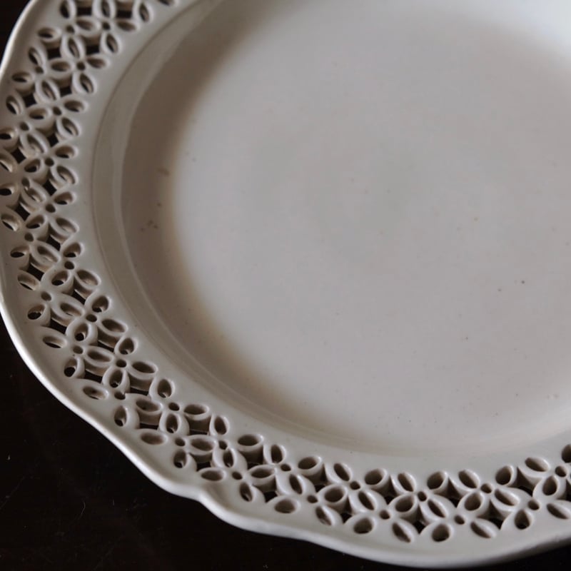 イギリス クリームウェア レース ピアシング 平皿 深皿 h24.5cm