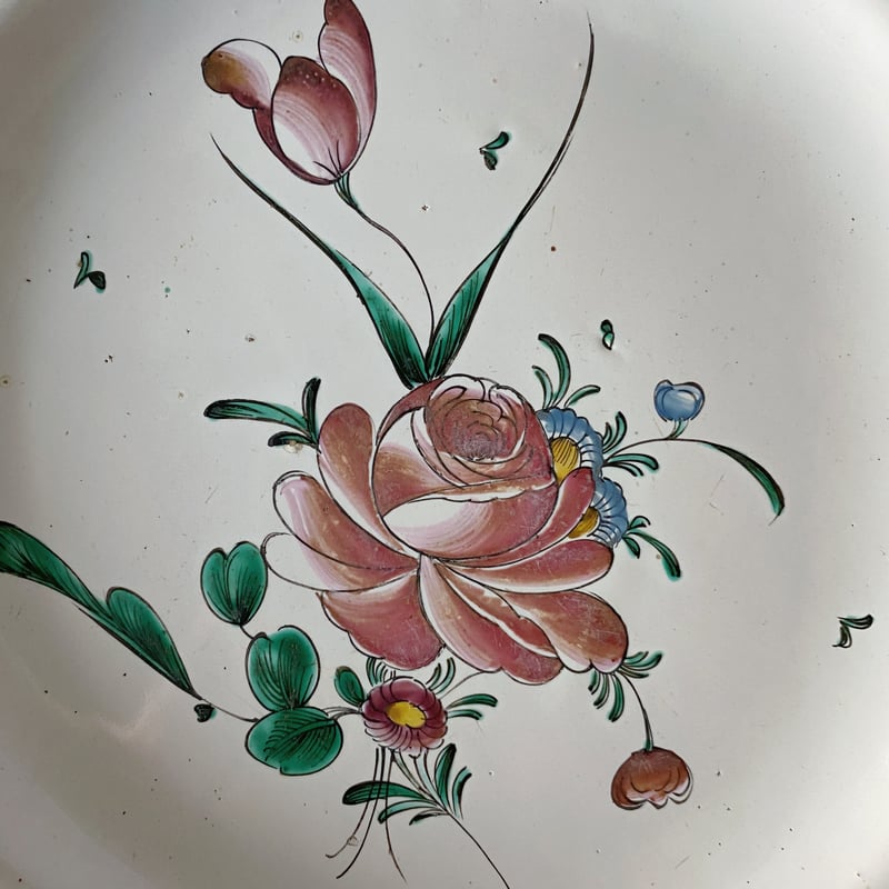 ムスティエ Moustiers 18世紀 花 プレート アンティーク 050301 ムスティエ Moustiers 18世紀 花 プレート アンティーク 050301