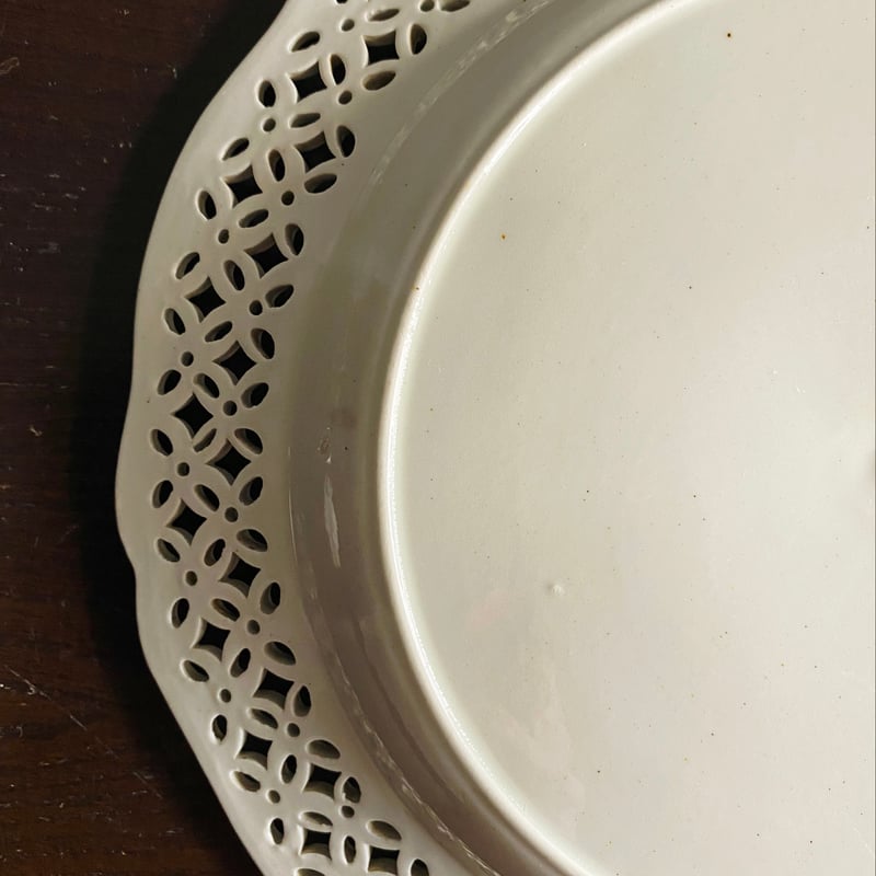 イギリス クリームウェア レース ピアシング 平皿 深皿 h24.5cm