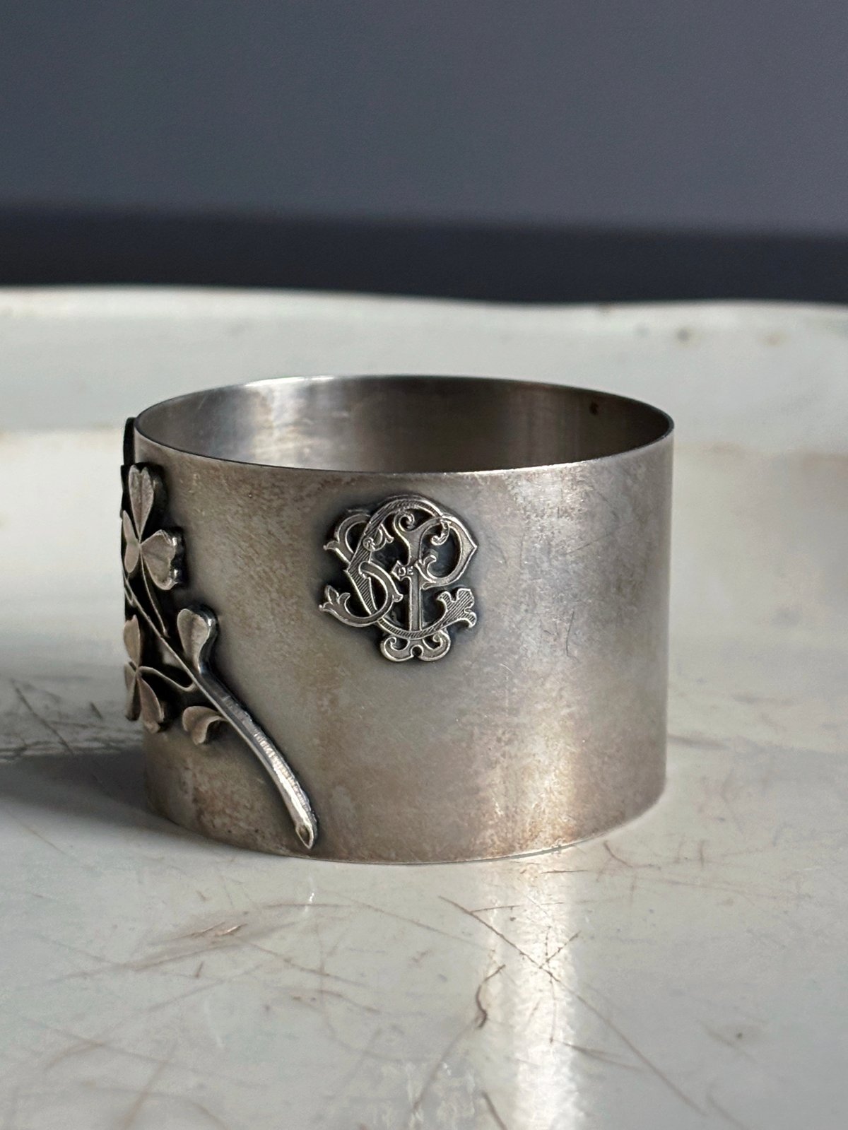 フランス　シルバーナプキンリング　純銀 フランス シルバーナプキンリング アールヌーボー 純銀 - メルカリ