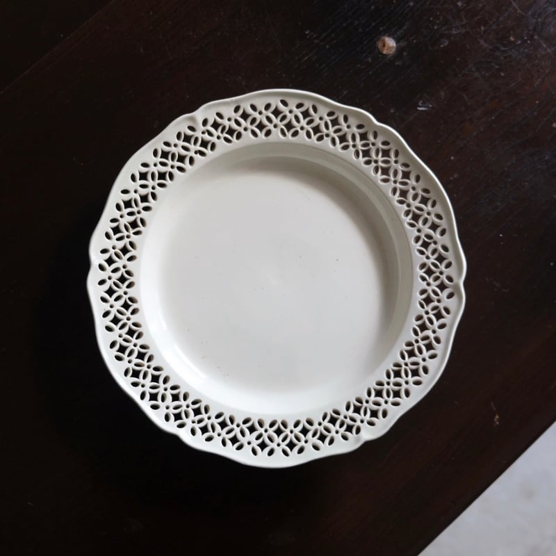 イギリス クリームウェア レース ピアシング 平皿 深皿 h24.5cm