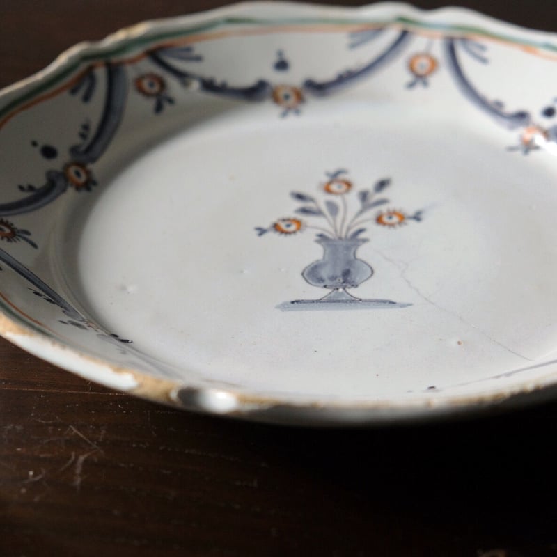 18世紀フランスアンティークヌヴェール窯のプレート