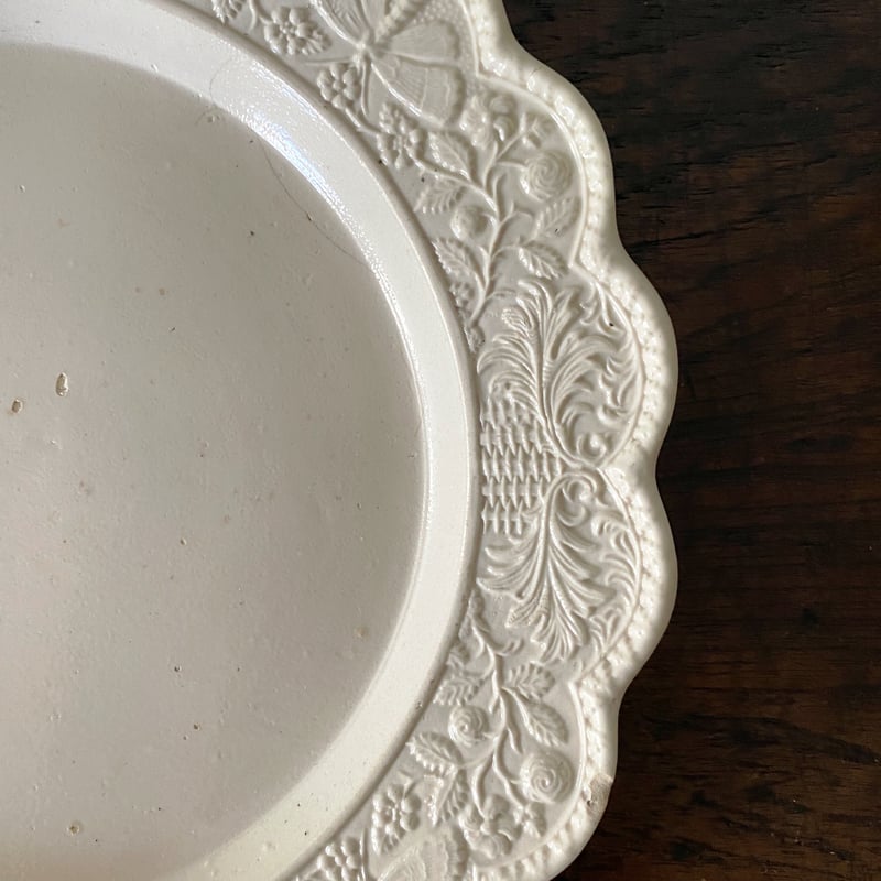 イギリス 塩釉炻器 salt glazed stoneware レリーフ皿 平皿 リム