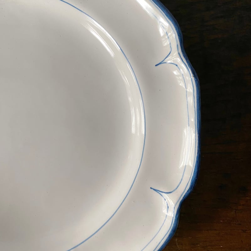 Moustiers 青線 花リム 平皿 φ24.6cm フランス アンティーク b 05017