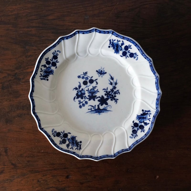 tournai トゥルネー （トルネイ）軟質磁器 花リム レリーフ 皿