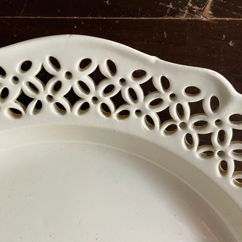 イギリス クリームウェア レース ピアシング 平皿 深皿 h24.5cm