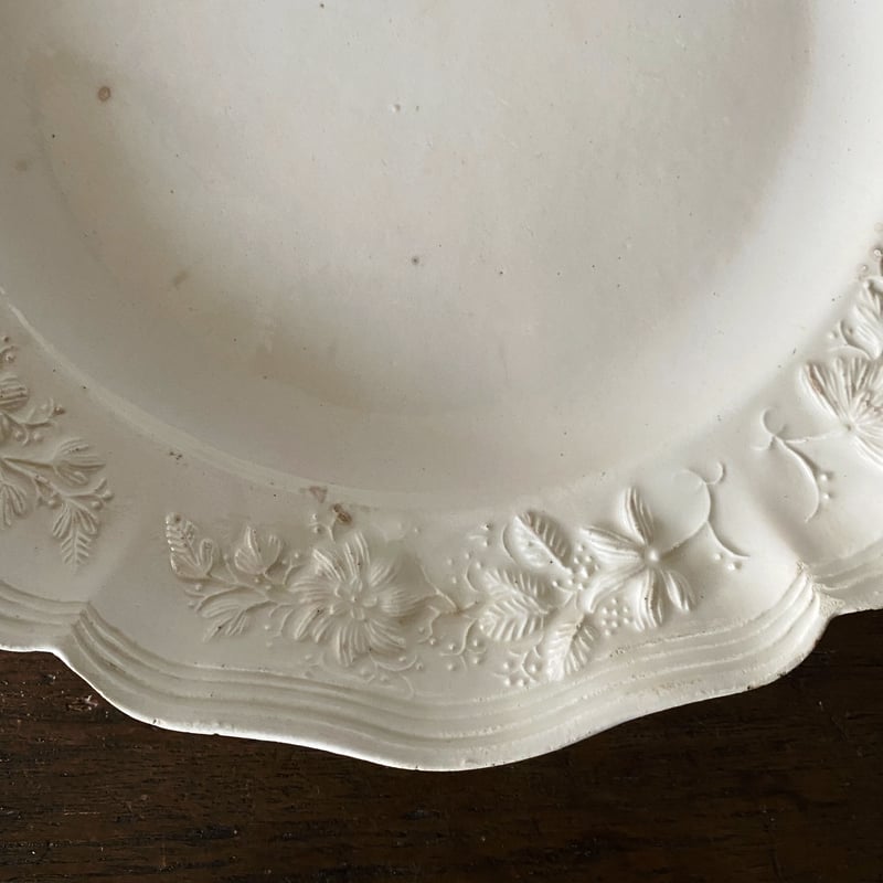 ポントシュー Pont aux Choux レリーフ皿 丸皿 平皿 φ23.2cm アンティー