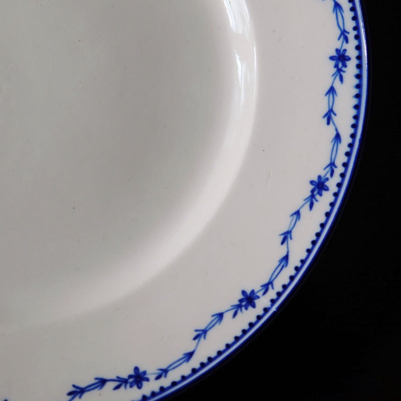 トゥルネー窯 Tournai とても古い花絵皿 tournai トゥルネー （トルネイ）軟質磁器 花リム レリーフ 皿