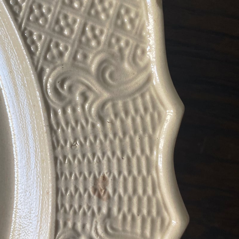 イギリスアンティーク 18世紀 フリルリム レリーフ プレート 34cm