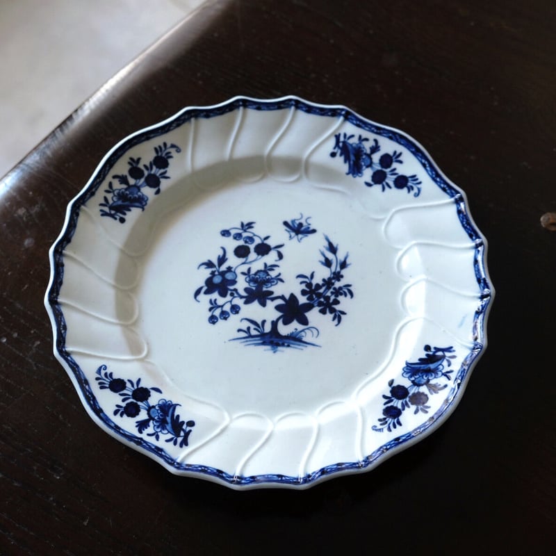 トゥルネー窯 Tournai とても古い花絵皿 トゥルネー窯 Tournai とても古い花絵皿
