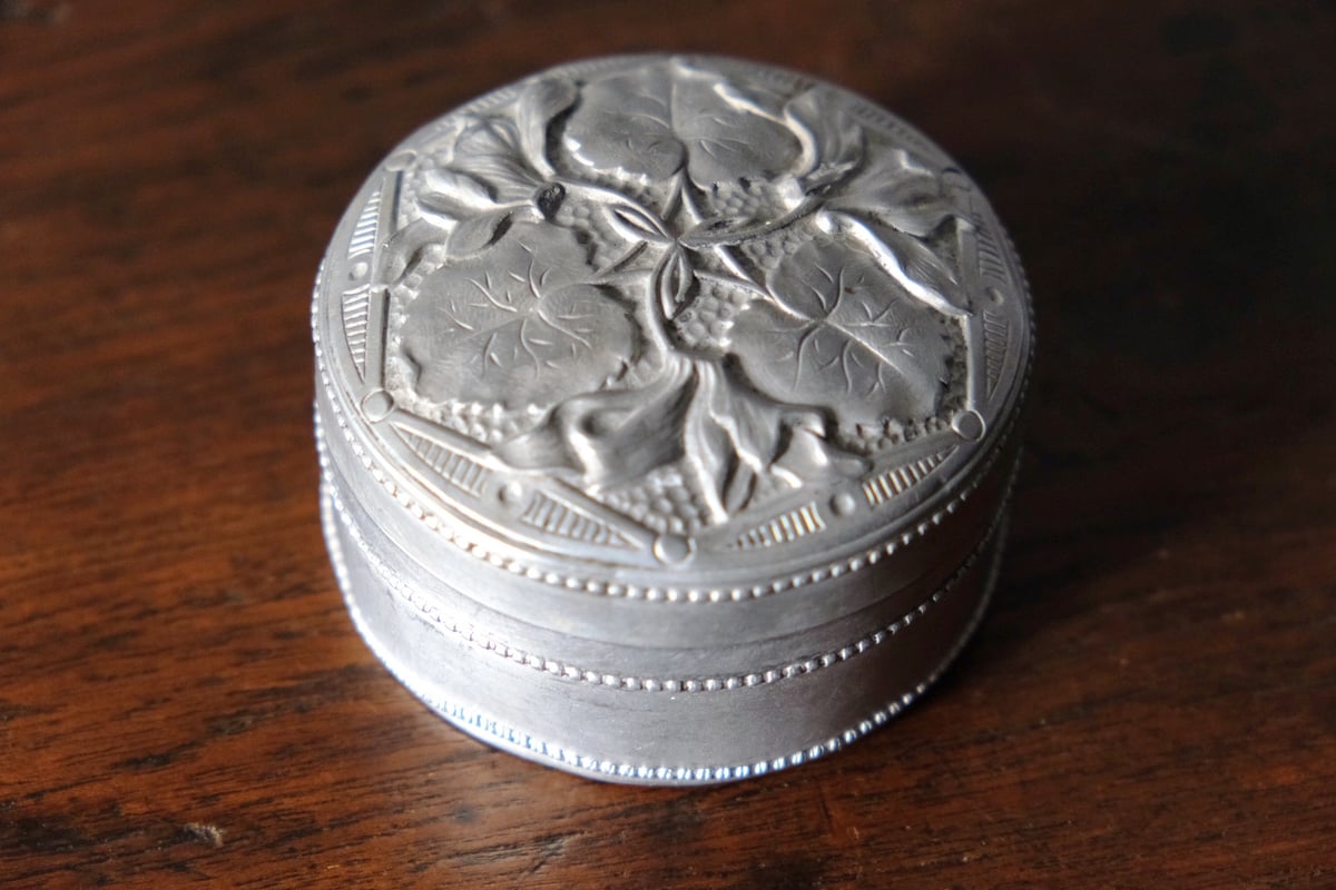 アンティーク シャトレーン パウダーケース 鏡付き アザミ ピルケース