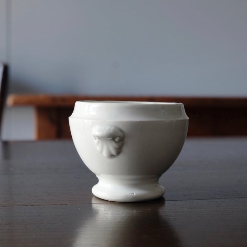 フランス ホテル ル コルビュジエ ヴィンテージホワイト陶器プランター　縦長円形 フランス ホテル ル コルビュジエ ヴィンテージホワイト陶器