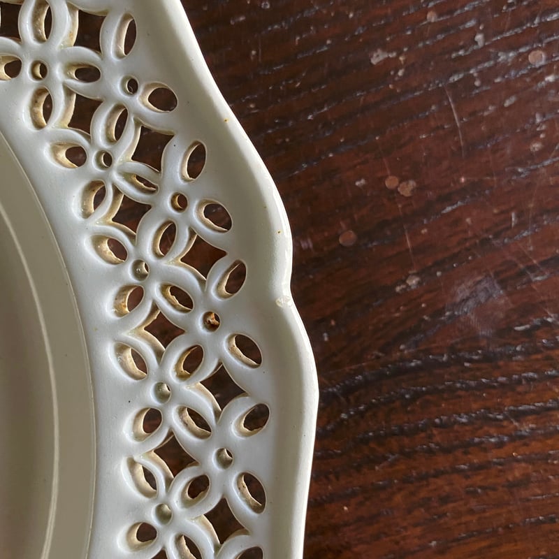 イギリス クリームウェア レース ピアシング 平皿 深皿 h24.5cm